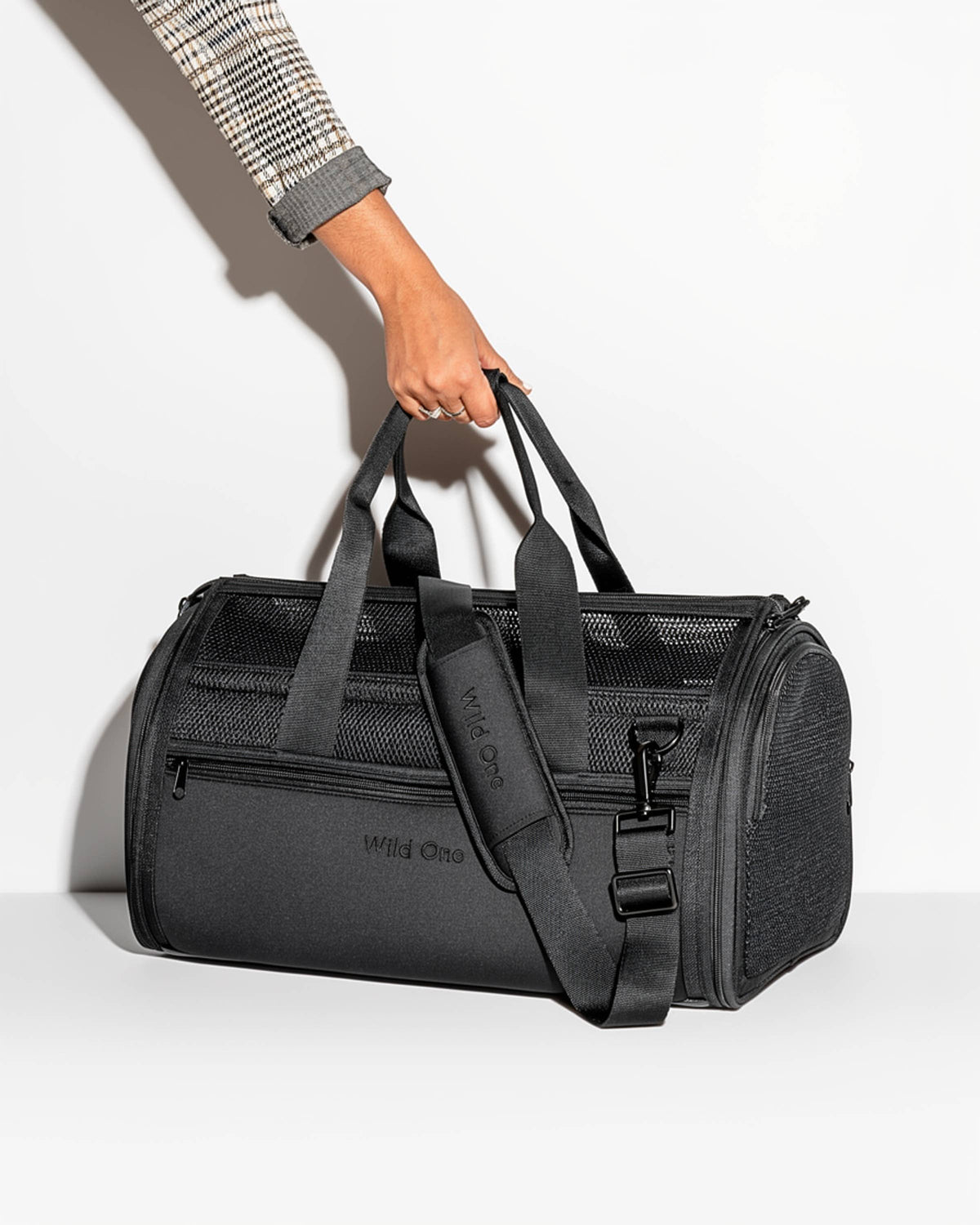 Wild One Air Travel Carrier Black
